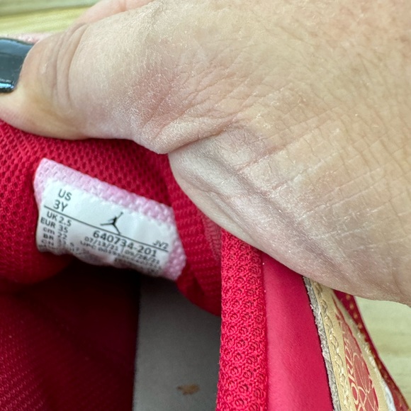 Youth size 3 Jordan’s - Picture 5 of 5